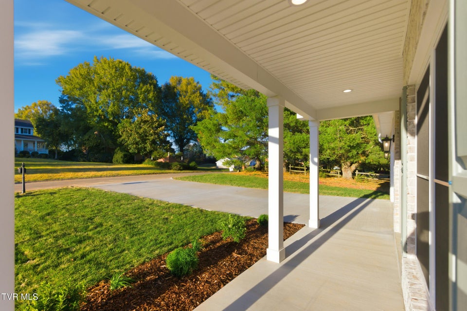 Photo #36: 260 Par Lane 