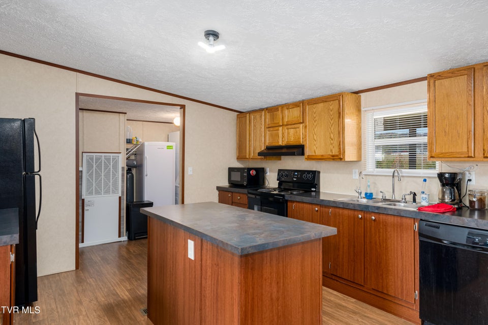 Photo #10: 245 Poes Lane