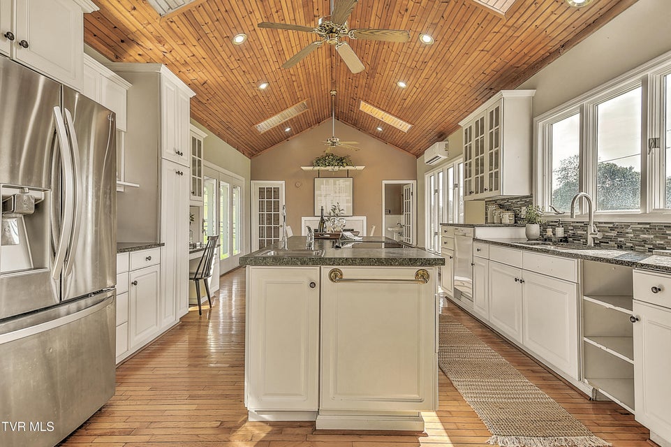 Photo #23: 15497 Porterfield Highway