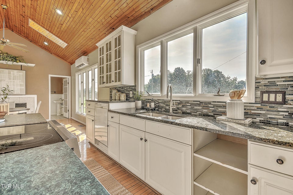 Photo #24: 15497 Porterfield Highway