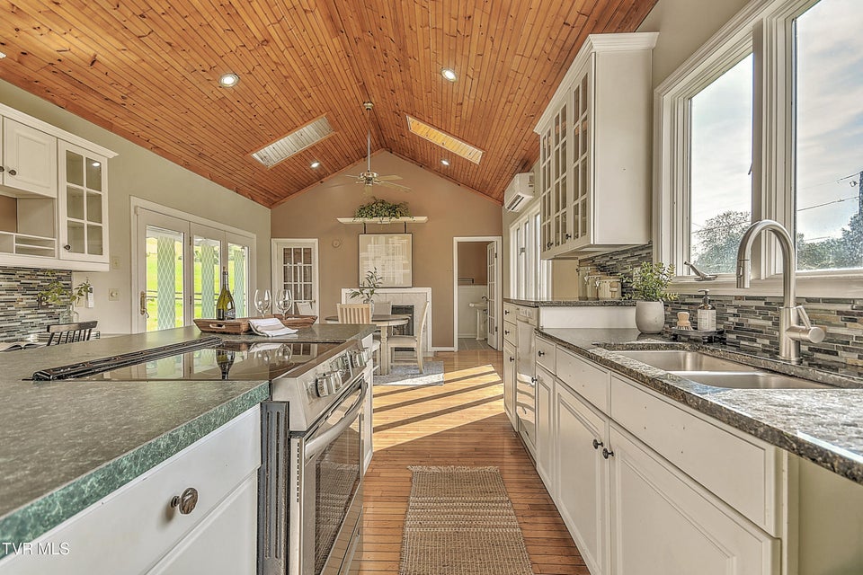 Photo #25: 15497 Porterfield Highway