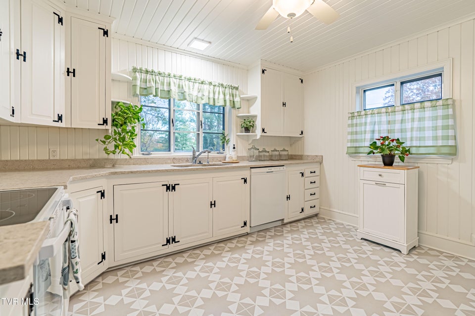 Photo #22: 414 Court Street