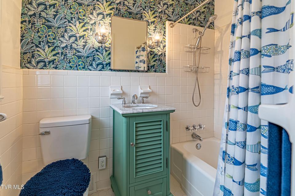 Photo #31: 414 Court Street