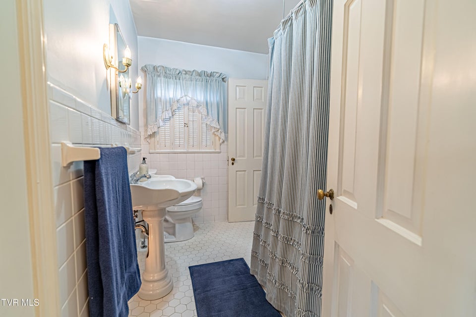 Photo #33: 414 Court Street