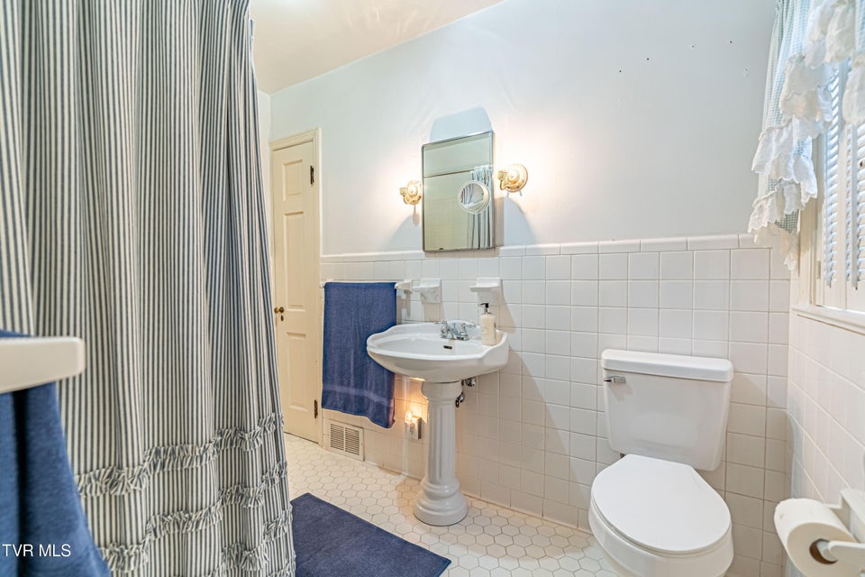 Photo #35: 414 Court Street