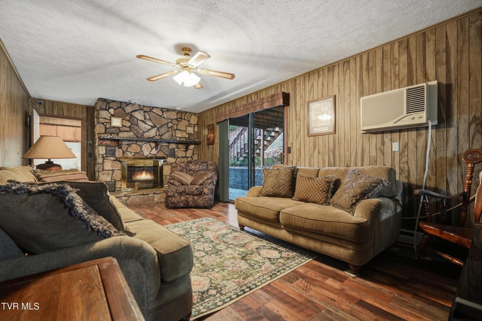 Photo #14: 10388 Helen Henderson Highway