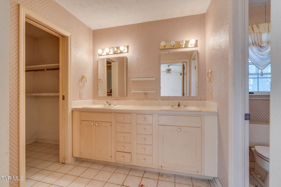 Photo #18: 5221 Foxfire Place