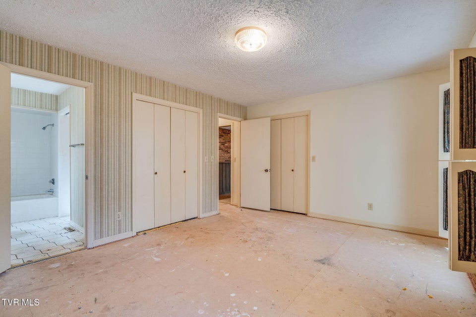 Photo #25: 5221 Foxfire Place