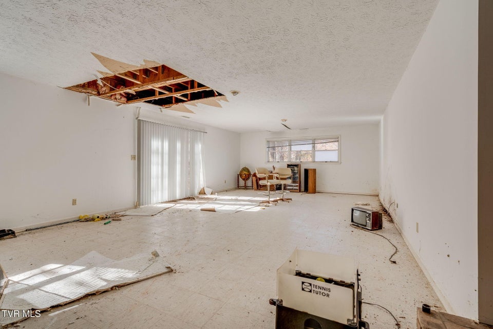 Photo #28: 5221 Foxfire Place