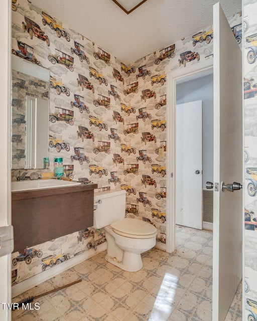 Photo #33: 5221 Foxfire Place