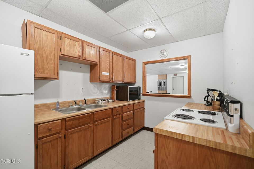 Photo #33: 480 Fordtown Road