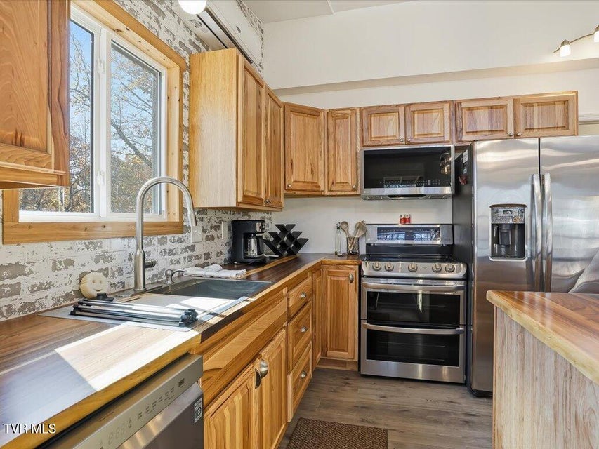 Photo #62: 280 Paradise Point