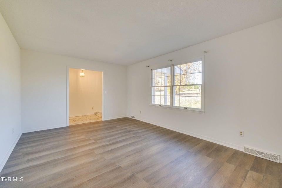 Photo #7: 107 Mountain View Circle