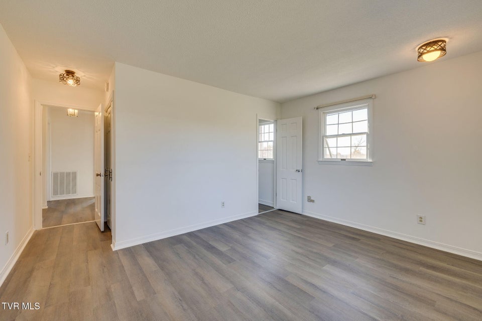 Photo #18: 107 Mountain View Circle