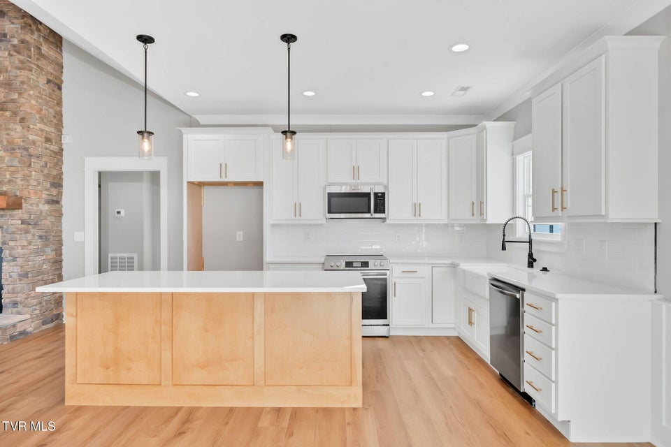 Photo #10: 1419 Cabot Cove