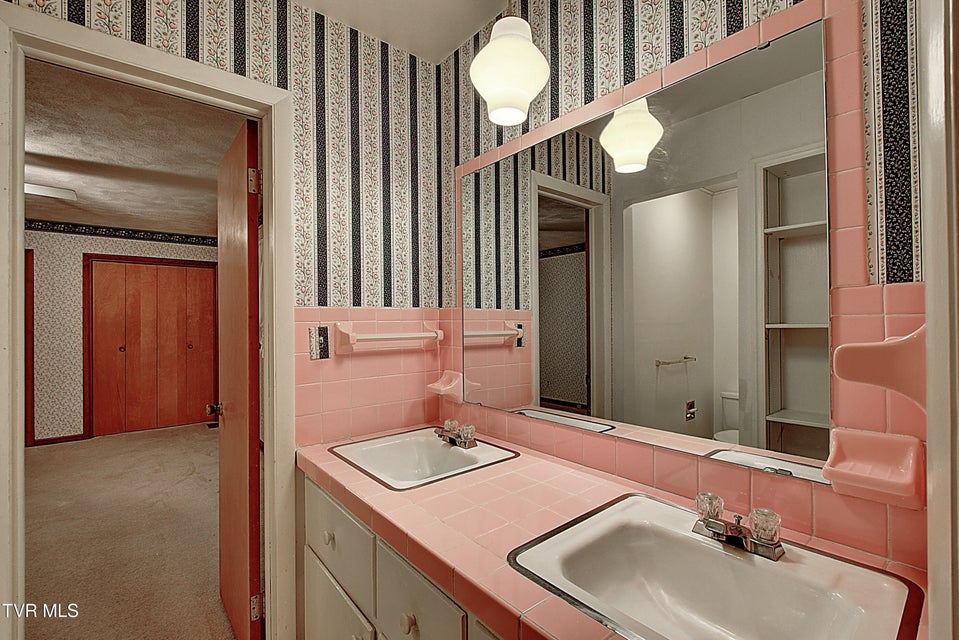 Photo #38: 201 Ridgecrest Drive