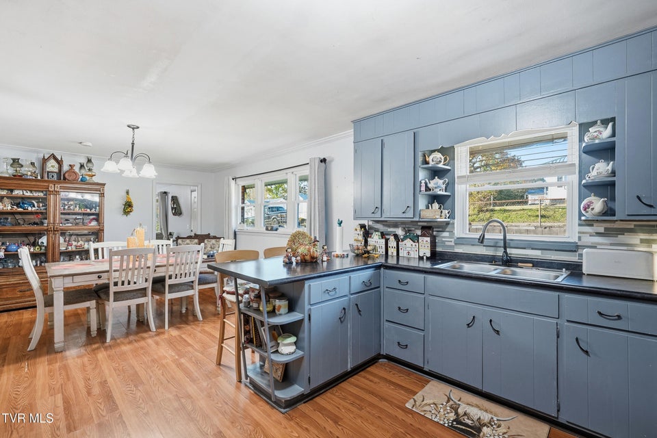 Photo #13: 432 Dogwood Street