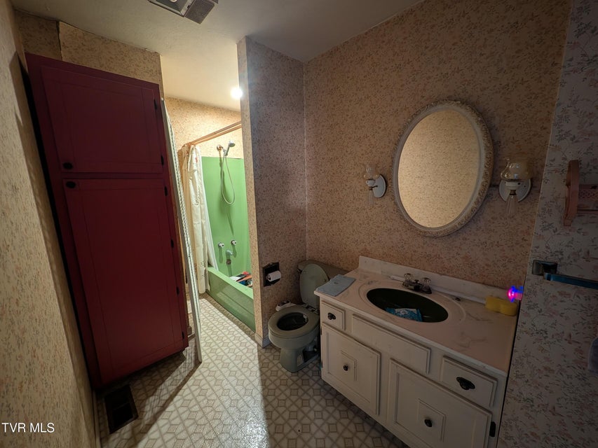 Photo #16: 14080 Dennis Drive