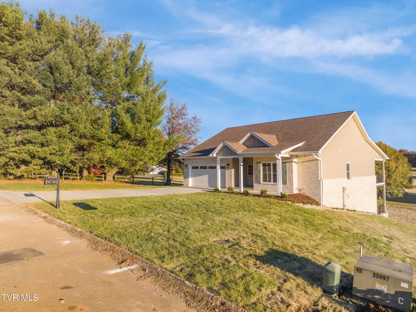 Photo #3: 260 Par Lane 