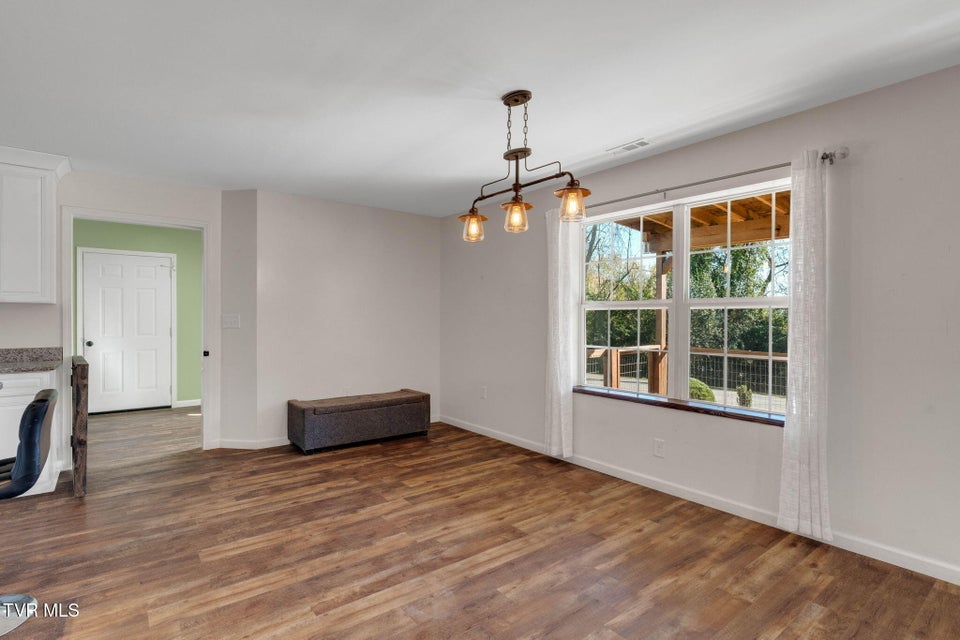 Photo #10: 105 London Pvt Drive