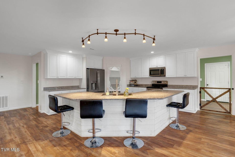 Photo #15: 105 London Pvt Drive