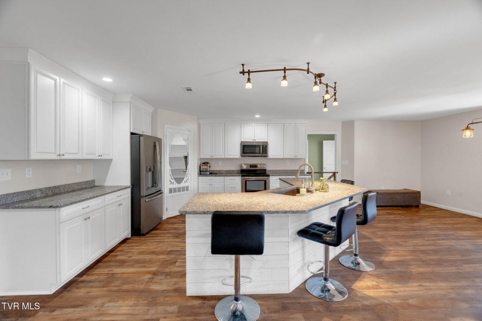 Photo #18: 105 London Pvt Drive