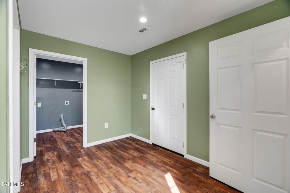 Photo #23: 105 London Pvt Drive