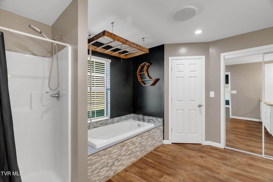 Photo #28: 105 London Pvt Drive