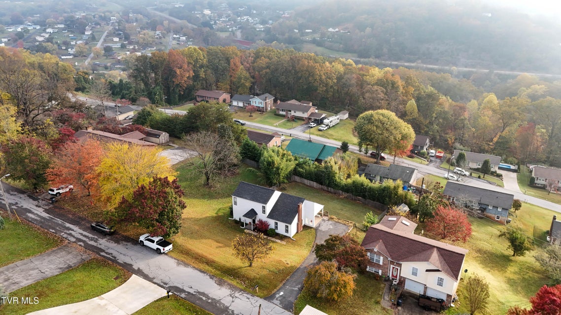 Photo #10: 916 Starling Drive