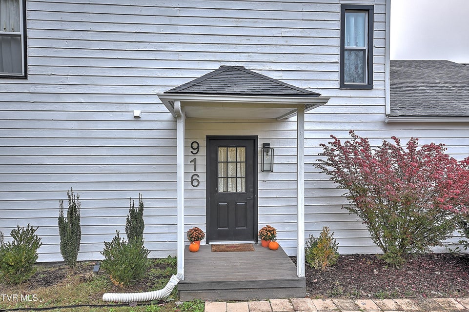 Photo #15: 916 Starling Drive