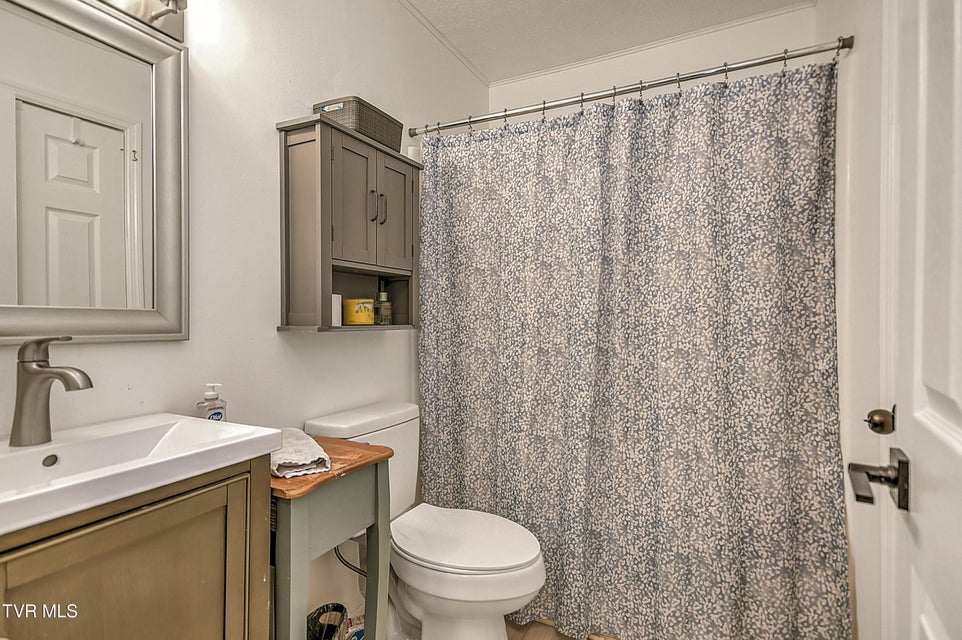 Photo #27: 916 Starling Drive