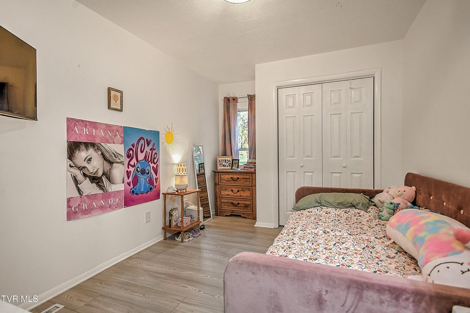 Photo #39: 916 Starling Drive