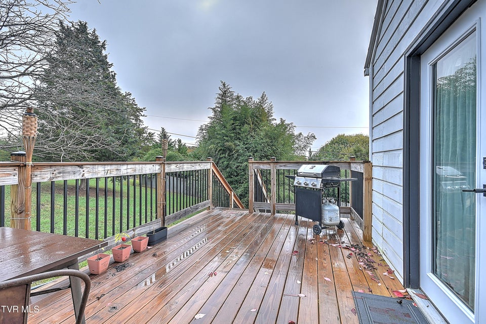 Photo #44: 916 Starling Drive