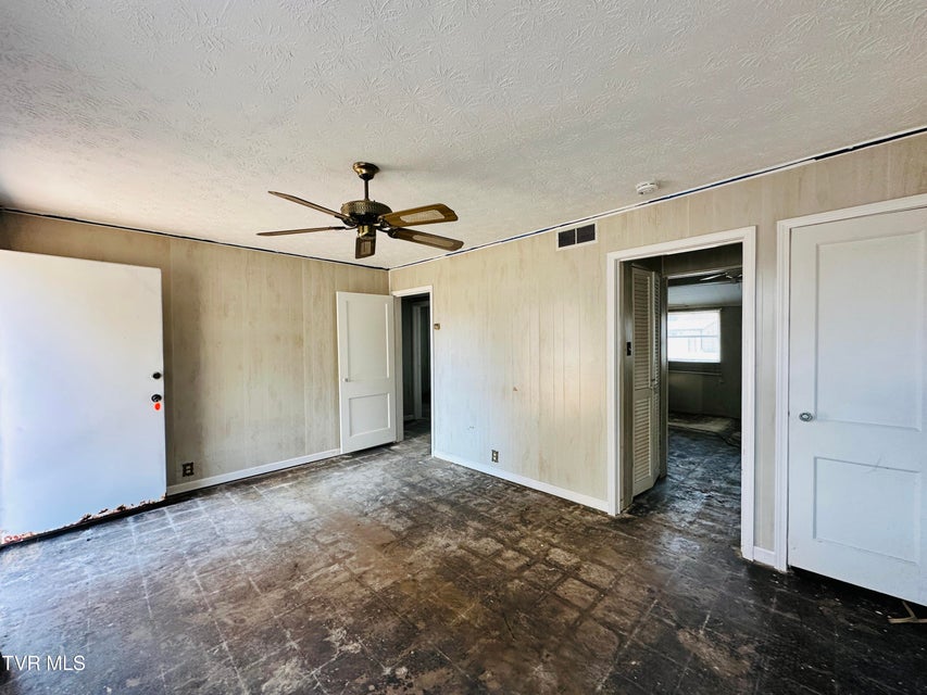 Photo #3: 365 Sewanee Avenue