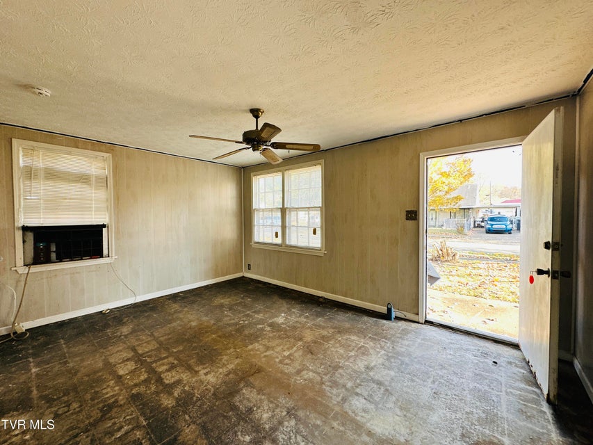 Photo #5: 365 Sewanee Avenue