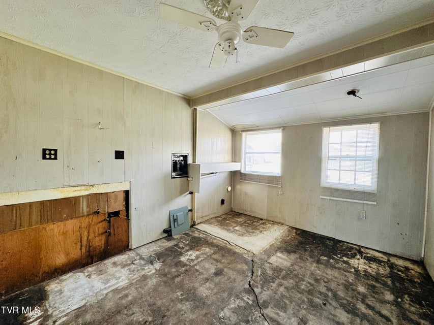 Photo #10: 365 Sewanee Avenue