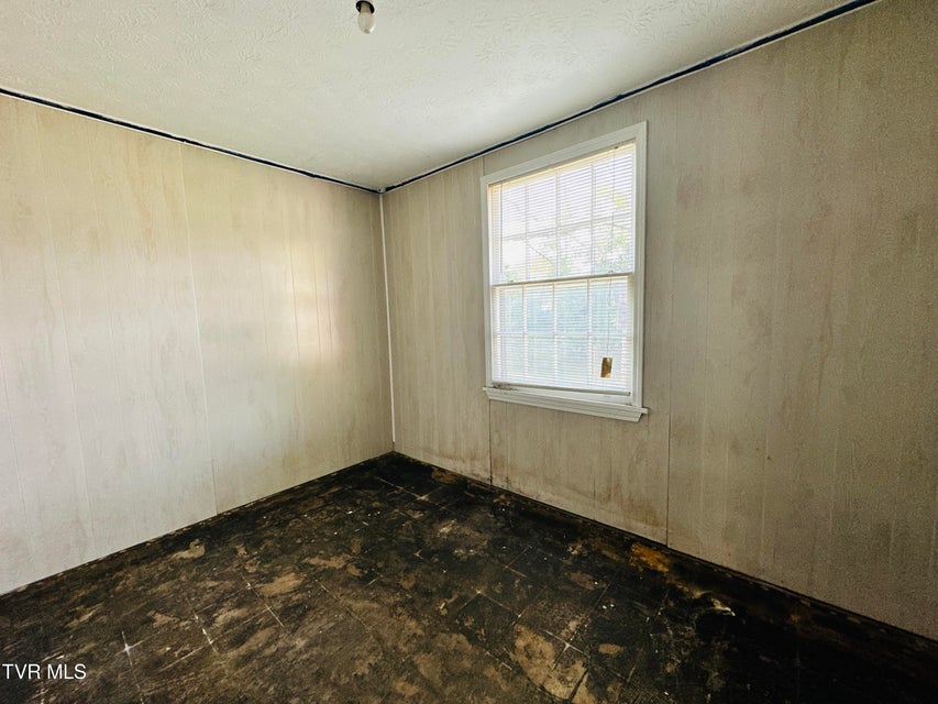 Photo #13: 365 Sewanee Avenue