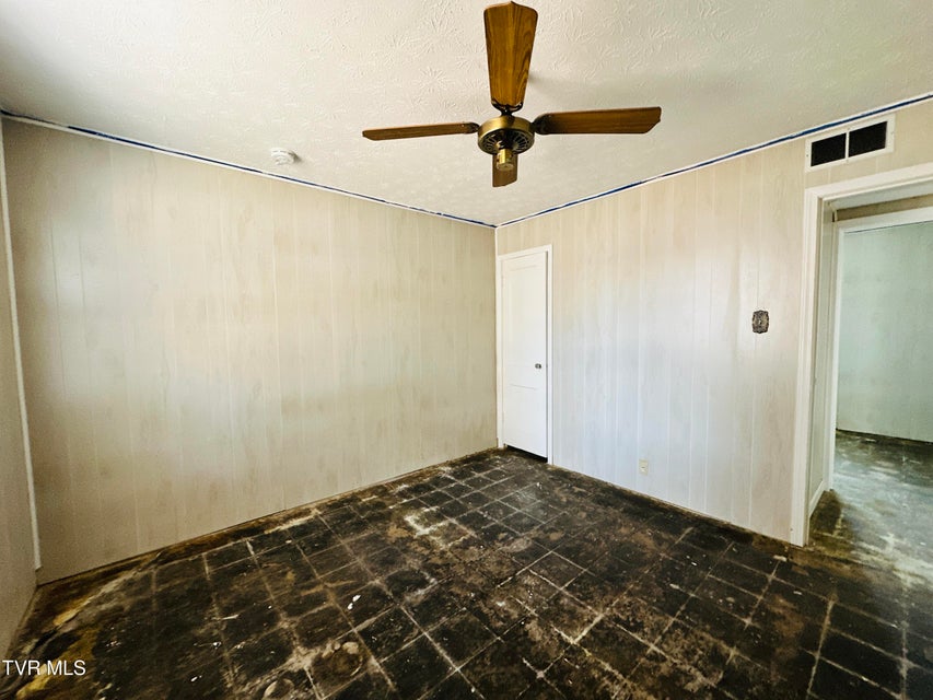 Photo #18: 365 Sewanee Avenue