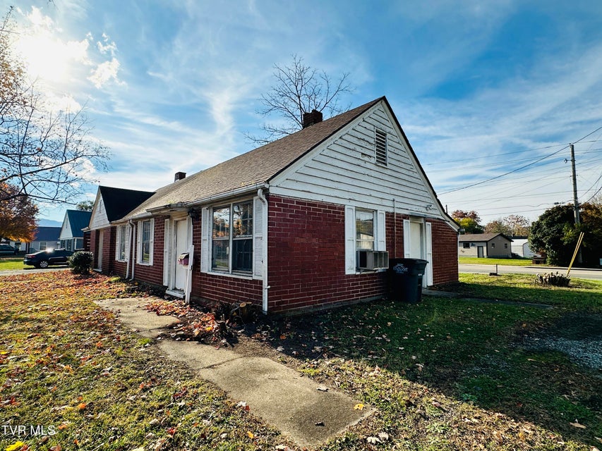 Photo #22: 365 Sewanee Avenue