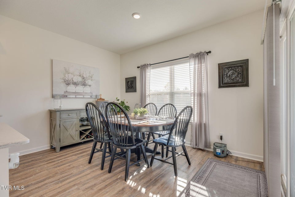 Photo #13: 570 Sedgewick Way