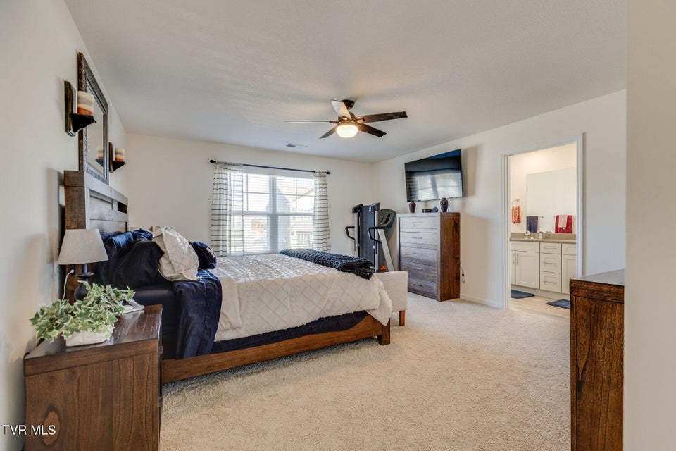 Photo #15: 570 Sedgewick Way