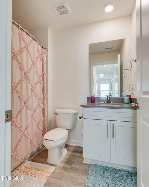 Photo #22: 570 Sedgewick Way