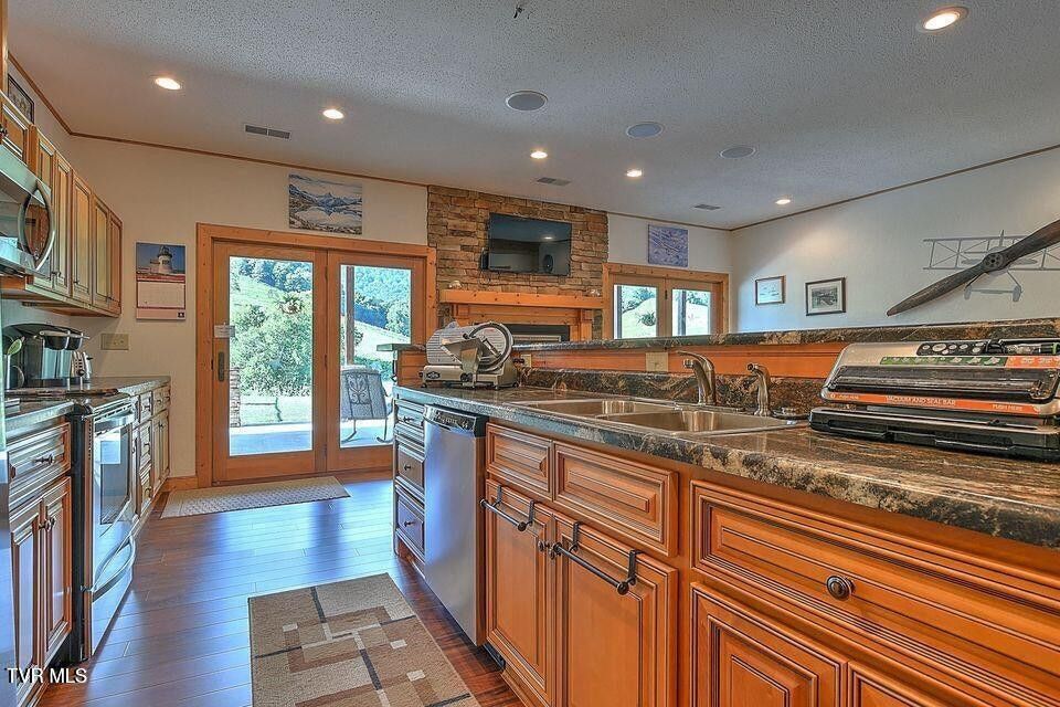 Photo #39: 251 Fee Trail