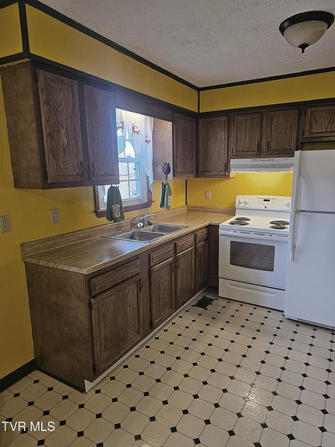 Photo #13: 165 Sun Valley Street