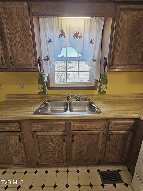 Photo #16: 165 Sun Valley Street