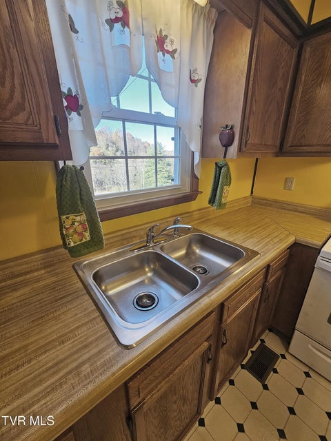 Photo #17: 165 Sun Valley Street