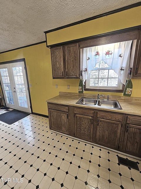 Photo #19: 165 Sun Valley Street