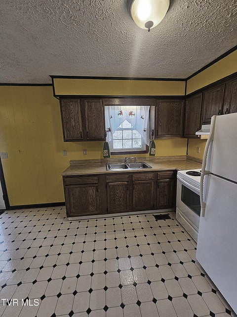 Photo #21: 165 Sun Valley Street