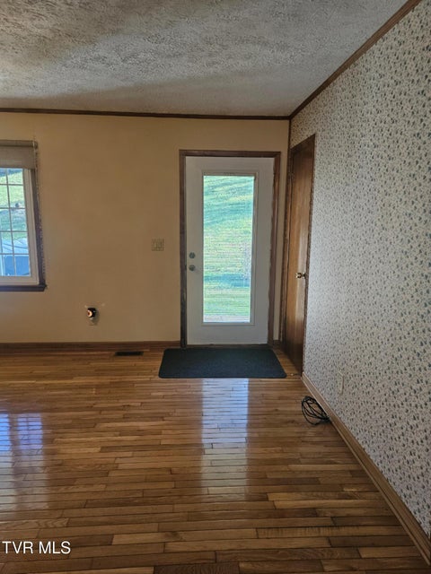 Photo #26: 165 Sun Valley Street