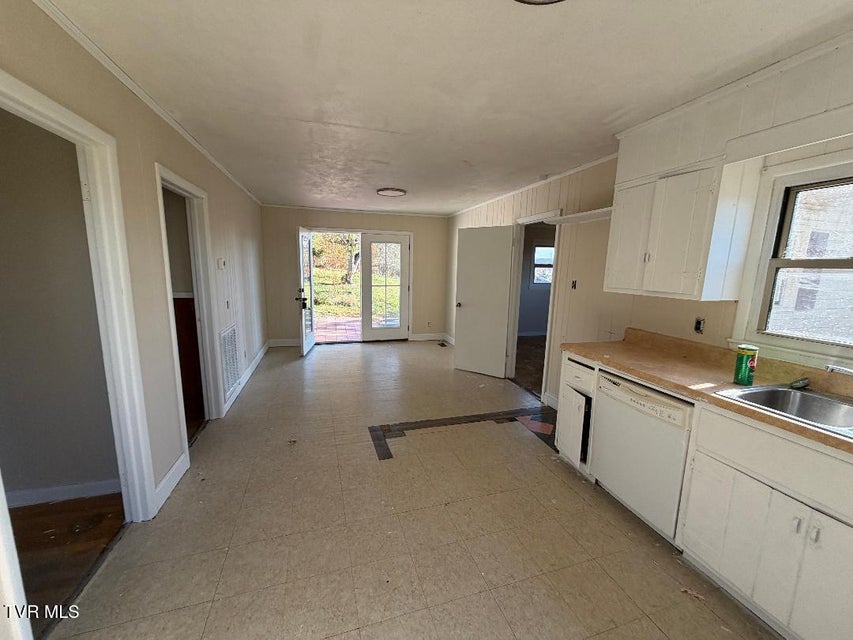 Photo #5: 155 Flannagan Drive Drive